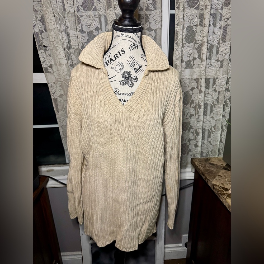 Thick Ribbed Collared Sweater. - Picture 9 of 10